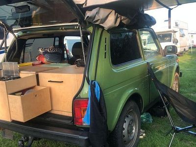 Gebraucht Lada niva 83 PS (61 kW) 2014 Grün SUV