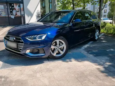 Gebraucht Audi A4 Comfort 190 PS (139 kW) 2020 Blau Kombi
