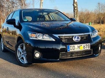 Lexus CT200h