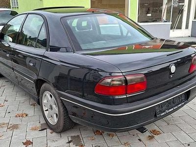 Nova schwarz metallic Gebraucht 1996 Opel Omega Limousine | 2.500 €