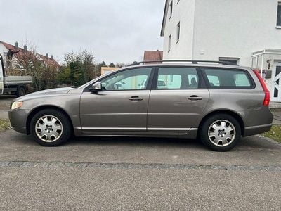 Gebraucht Volvo V70 Momentum 185 PS (136 kW) 2008 Grau Kombi