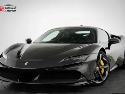 Usata Ferrari SF90 1001 CV (736 kW) 2021 Grigio Coupé