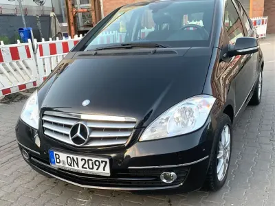 Gebraucht Mercedes A160 Elegance 95 PS (69 kW) 2010 Schwarz Kleinwagen