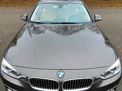 Gebraucht BMW 318 132 PS (97 kW) 2014 Andere farben Limousine