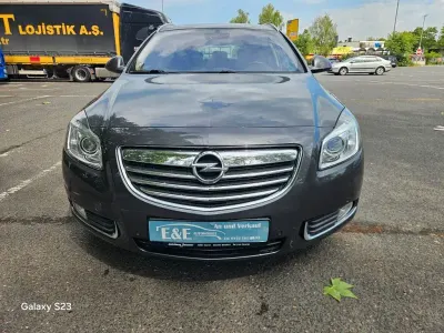 Gebraucht Opel Insignia Innovation 160 PS (117 kW) 2012 Grau Kombi