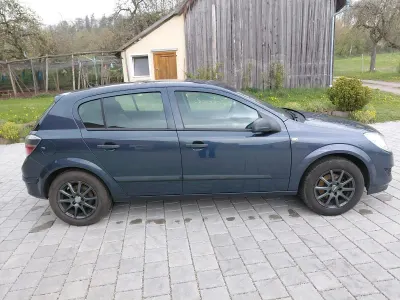 Gebraucht Opel Astra 115 PS (84 kW) 2009 Blau Kleinwagen