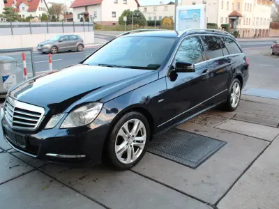 Gebraucht Mercedes E250 204 PS (150 kW) 2011 Blau Kombi