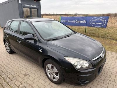 Gebraucht Hyundai i30 Edition 109 PS (80 kW) 2010 Schwarz Kleinwagen