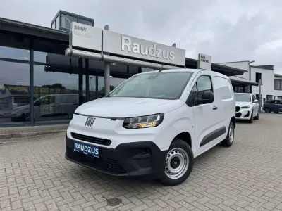 Neu Fiat Doblò Easy 102 PS (75 kW) 2026 Hell weiß Van / Kleinbus