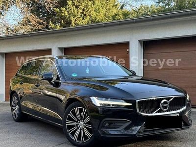 Gebraucht Volvo V60 Momentum 197 PS (144 kW) 2021 Schwarz Kombi