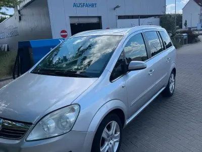 Gebraucht Opel Zafira 140 PS (102 kW) 2008 Silber Van / Kleinbus