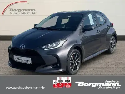 Gebraucht Toyota Yaris Hybrid Team 116 PS (85 kW) 2023 Grau Kleinwagen