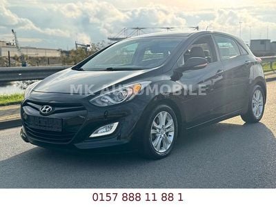 Gebraucht Hyundai i30 Classic 90 PS (66 kW) 2012 Schwarz Limousine