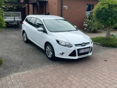 Gebraucht Ford Focus 140 PS (102 kW) 2013 Weiß Kombi