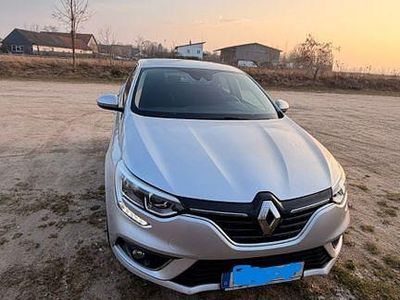 Gebraucht Renault Mégane IV Life 101 PS (74 kW) 2016 Silber Limousine