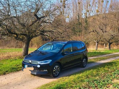 Gebraucht VW Touran 150 PS (110 kW) 2023 Schwarz Van / Kleinbus