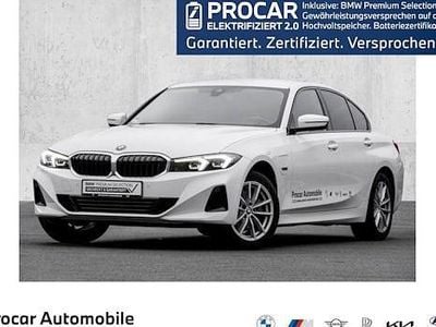 Weiß Gebraucht 2023 BMW 320e Shadowline Limousine | 28.590 € (Guter Preis)