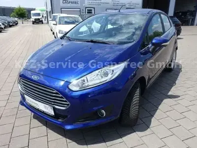Gebraucht Ford Fiesta Titanium 101 PS (74 kW) 2016 Blau Kleinwagen