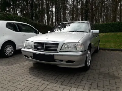 Gebraucht Mercedes C240 170 PS (125 kW) 1999 Silber Kombi