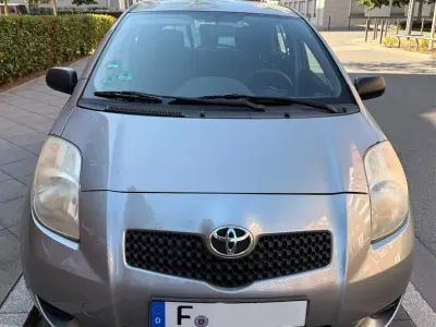 Gebraucht Toyota Yaris 69 PS (50 kW) 2008 Grau Kleinwagen