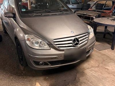 Gebraucht Mercedes B180 110 PS (80 kW) 2005 Grau Van / Kleinbus