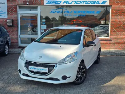 Gebraucht Peugeot 208 Access 68 PS (50 kW) 2013 Weiß Kleinwagen