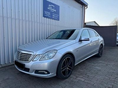 Gebraucht Mercedes E220 Elegance 170 PS (125 kW) 2009 Silber Limousine