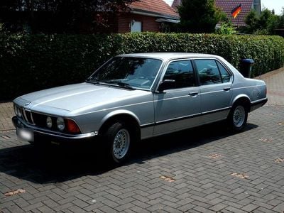 Gebraucht BMW 728 184 PS (135 kW) 1984 Silber Limousine