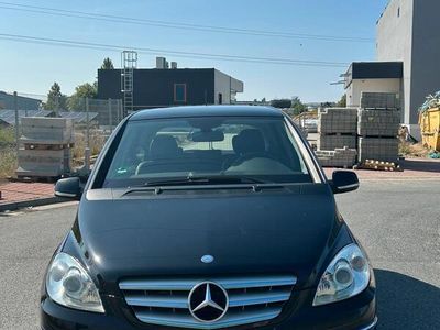 Mercedes B180