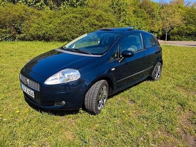 Second-hand Fiat Grande Punto Active 77 CP (56 kW) 2009 Albastru Hatchback