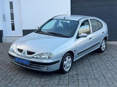Grau Gebraucht 2000 Renault Mégane Privilege Limousine | 2.970 € (Teuer)