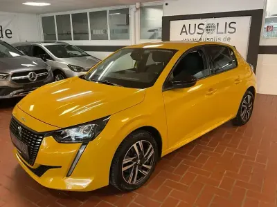 Gebraucht Peugeot 208 Allure 102 PS (75 kW) 2022 Lack gelb faro/typ auss Kleinwagen