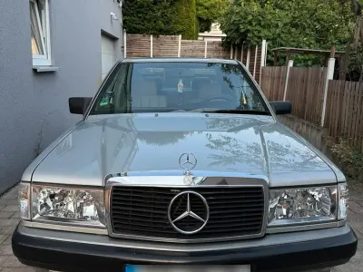 Gebraucht Mercedes 190 118 PS (86 kW) 1990 Silber Limousine