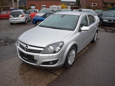Usata Opel Astra Innovation 116 CV (85 kW) 2008 Argento Berlina