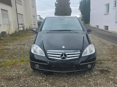 Gebraucht Mercedes A180 116 PS (85 kW) 2010 Schwarz Kleinwagen