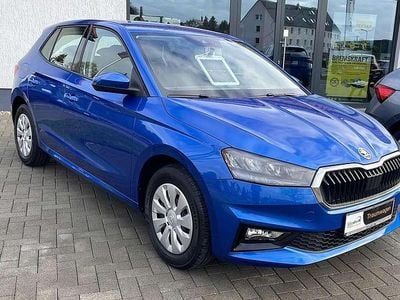 Gebraucht Skoda Fabia Ambition 95 PS (69 kW) 2021 Raceblau metallic Kleinwagen