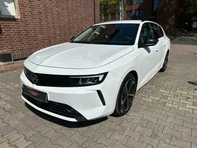 Usata Opel Astra Elegance 131 CV (96 kW) 2024 Bianco Utilitaria