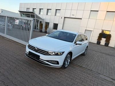 Weiß Gebraucht 2023 VW Passat Elegance Limousine | 26.980 € (Guter Preis)