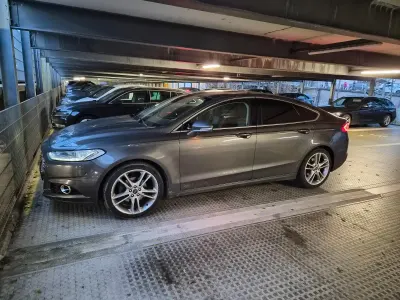 Gebraucht Ford Mondeo 180 PS (132 kW) 2015 Grau Limousine