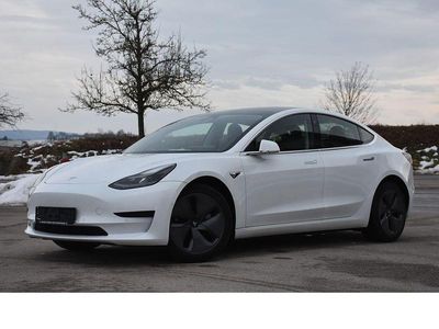 Weiß Gebraucht 2020 Tesla Model 3 Standard Range Plus Limousine | 22.855 € (Fairer Preis)