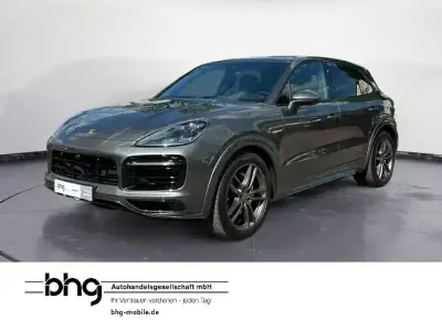 Gebraucht Porsche Cayenne E-Hybrid 462 PS (339 kW) 2021 Grau SUV
