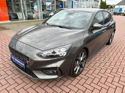 gebraucht Ford Focus ST Lim. 2.3 l EcoBoost mit Styling-Paket