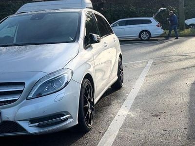 Gebraucht Mercedes B200 156 PS (114 kW) 2013 Silber Van / Kleinbus