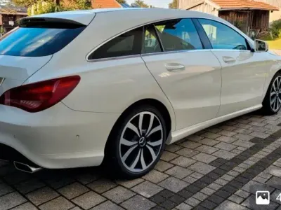 Gebraucht Mercedes CLA180 122 PS (89 kW) 2015 Schwarz Limousine