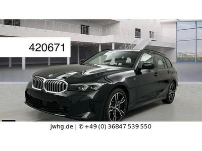 Black sapphire metallic (metallic) Gebraucht 2024 BMW 330 M Sport Kombi | 37.750 € (Guter Preis)