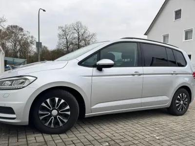Gebraucht VW Touran Comfortline 118 PS (86 kW) 2016 Silber Van / Kleinbus