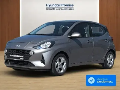 Gebraucht Hyundai i10 Trend 84 PS (61 kW) 2022 Beige Kleinwagen