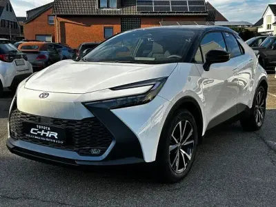 Neu Toyota C-HR Team 223 PS (164 kW) 2025 Weiß SUV