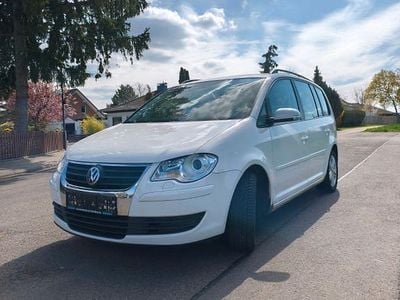 Second-hand VW Touran United 140 CP (102 kW) 2008 Alb Monovolum