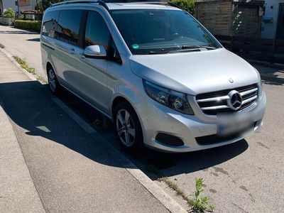 Mercedes V220